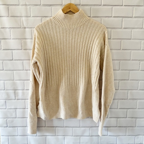 Time & Tru sweater Size Medium - Picture 1 of 8